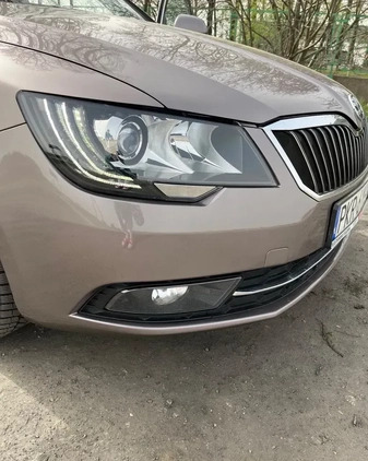 Skoda Superb cena 40000 przebieg: 283000, rok produkcji 2014 z Zduny małe 352